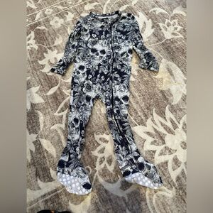 Bums and Roses 9-12m footie halloween pajamas